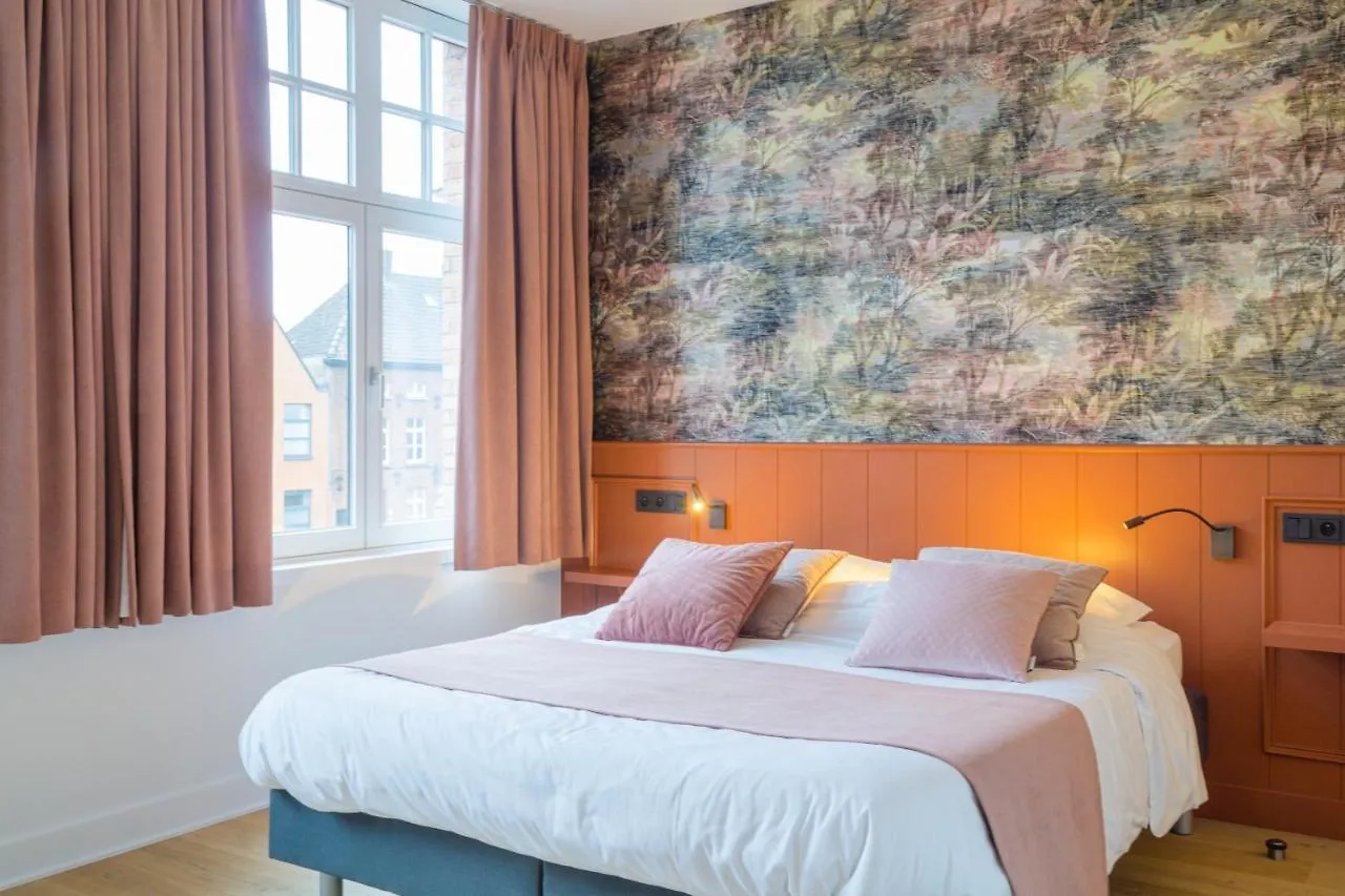 *** Bed & Breakfast B&B Contrast Bruges Belgium